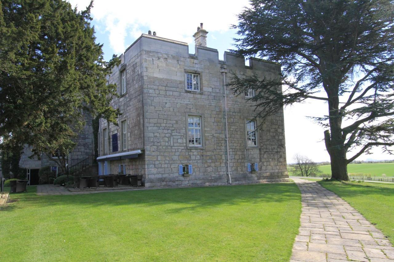 Летний дом Hazlewood Castle & *